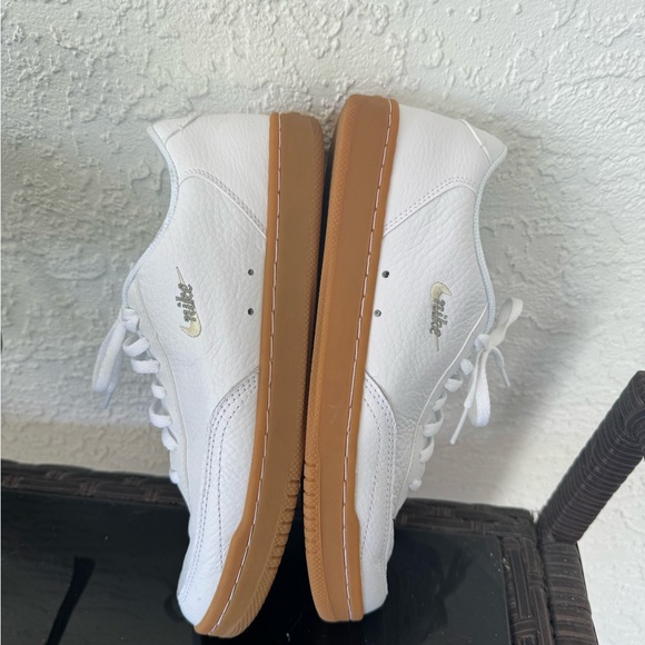 Men’s Nike Court Shoes - Picture 8 of 10